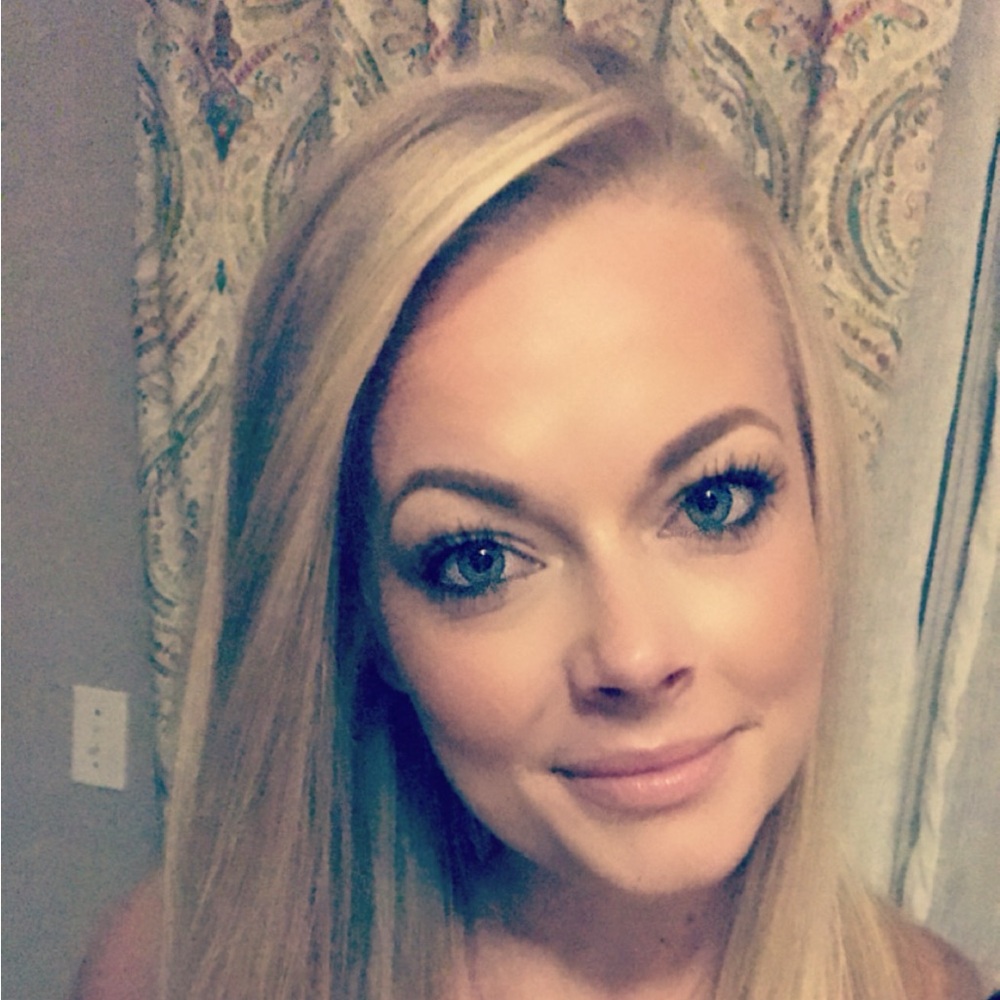 Meet your Posher, Adriann